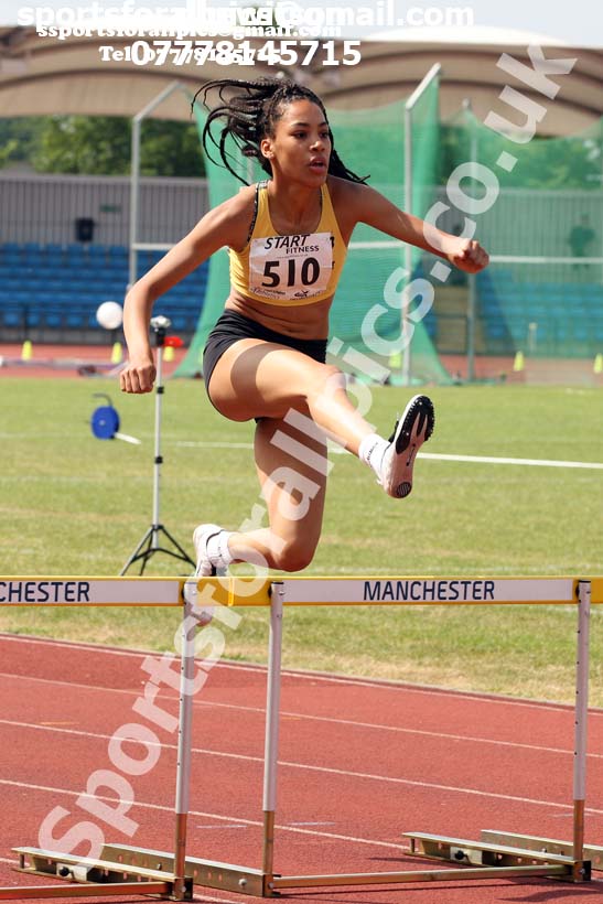 Womens under-20s 400 metres hurdles, Northern Senior and Under-20s Champs., Sports City, Manchester. Photo: David T. Hewitson/Sports for All Pics